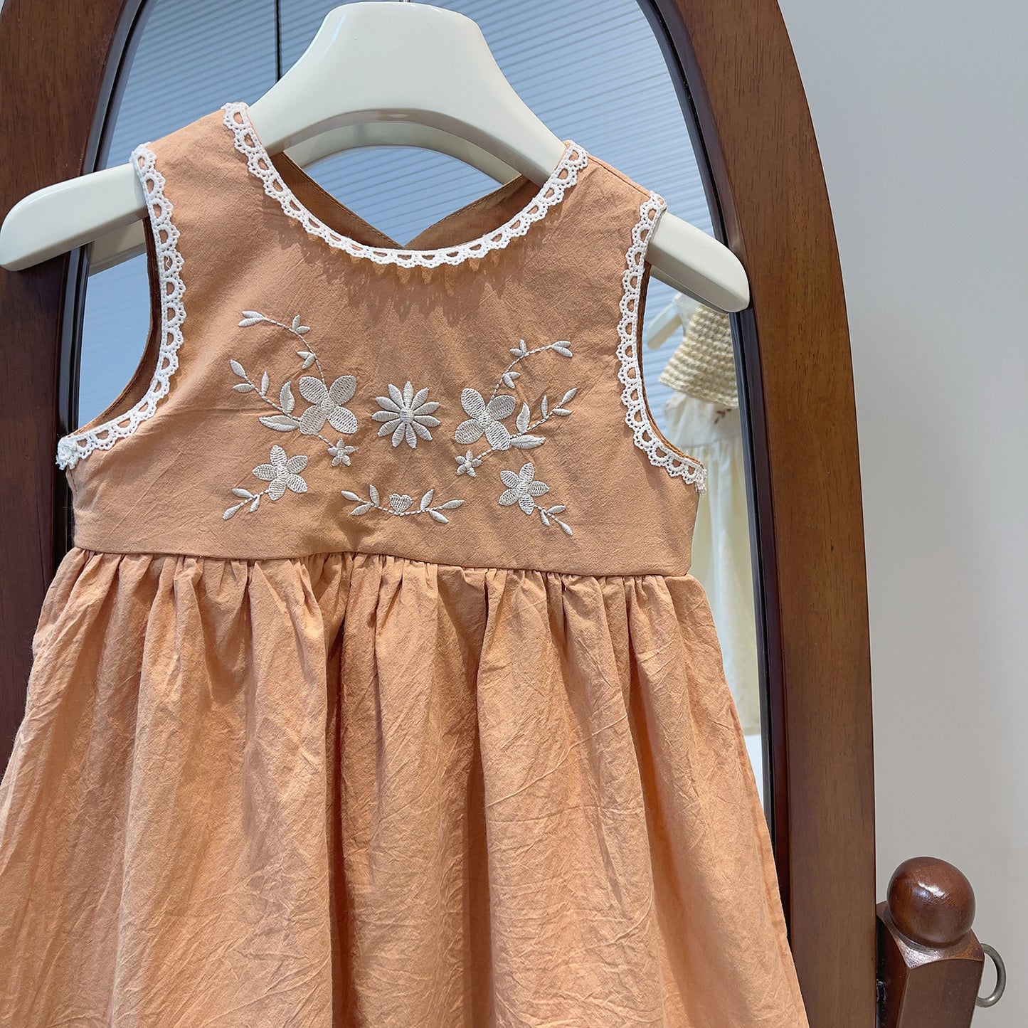 Vintage Floral Embroidered Sleeveless Dress