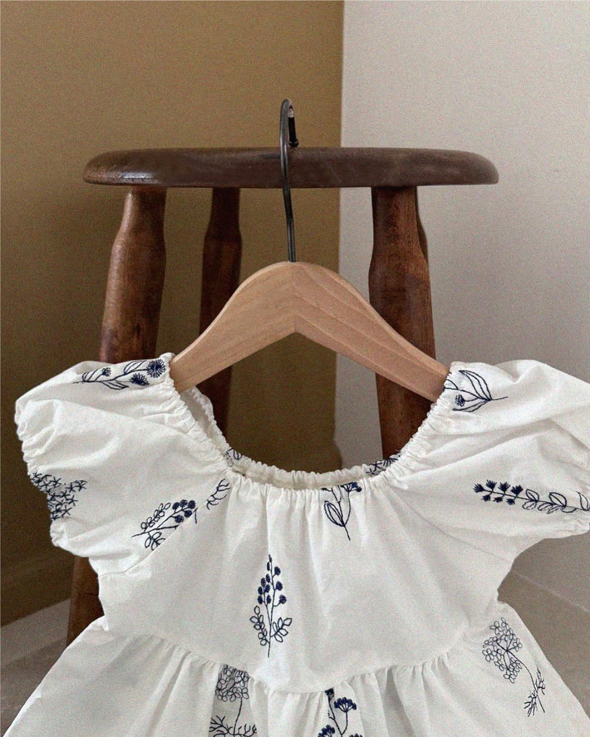 White and Brown Wildflower Puff Sleeve Dress