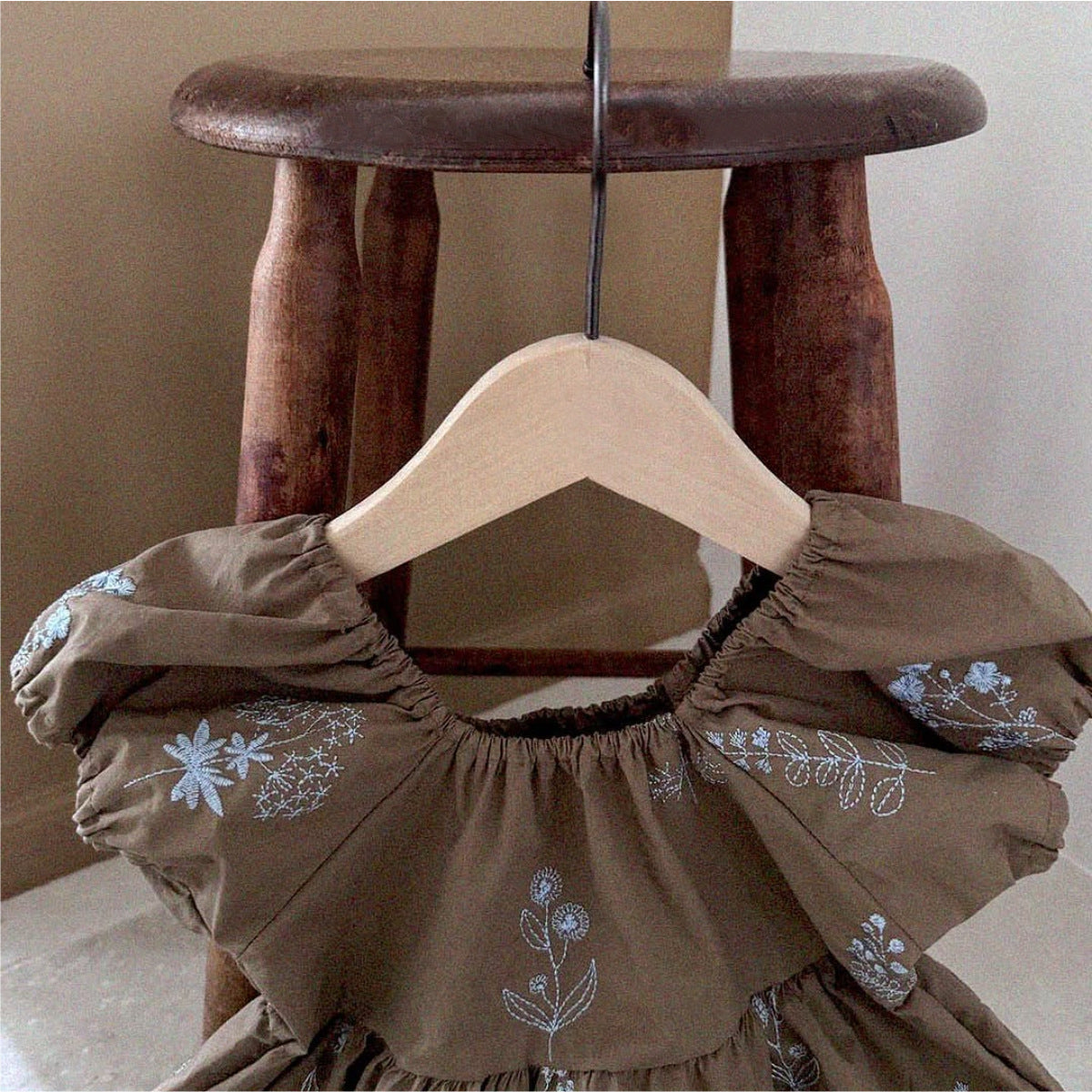 White and Brown Wildflower Puff Sleeve Dress