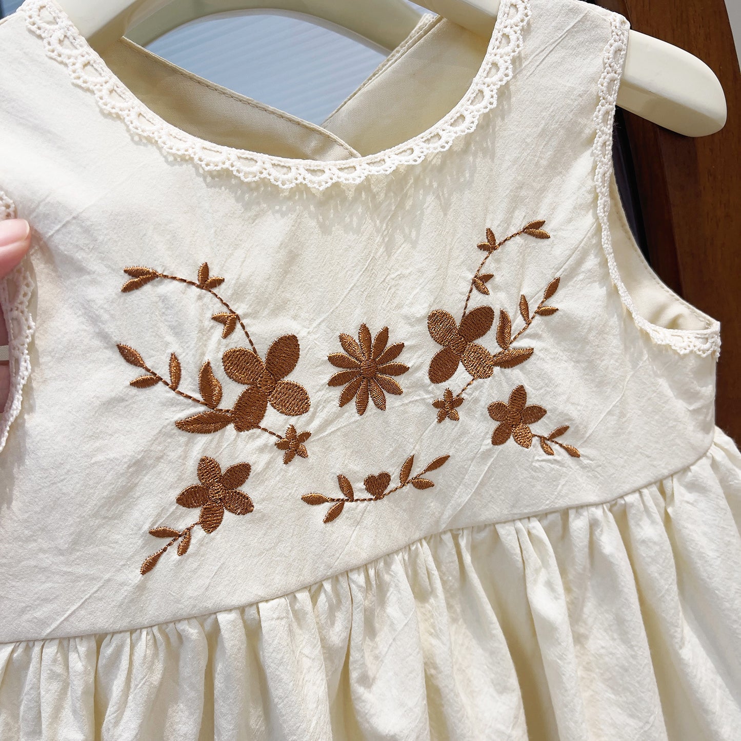 Vintage Floral Embroidered Sleeveless Dress