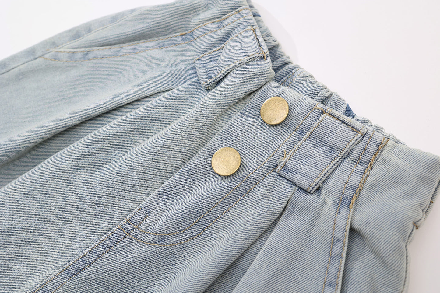 Light Wash Wide-Leg Denim Pants